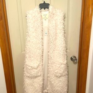 New with tags Ashley furry vest from Francesca’s and white.